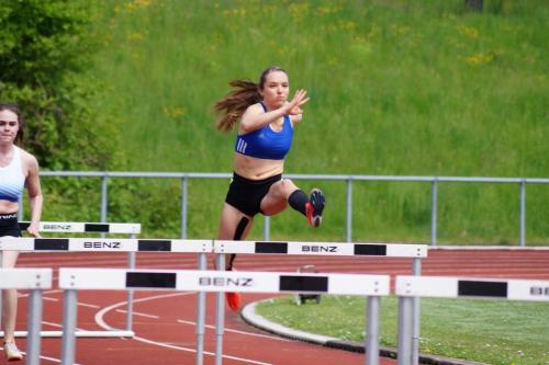 Julia Fischer beim 100m Hürdenlauf